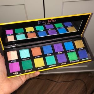 Pinky Rose exotic peacock eyeshadow palette